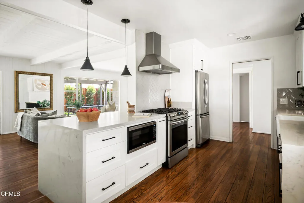 1640 N Altadena Drive, Pasadena, California 91107 home-pic-17